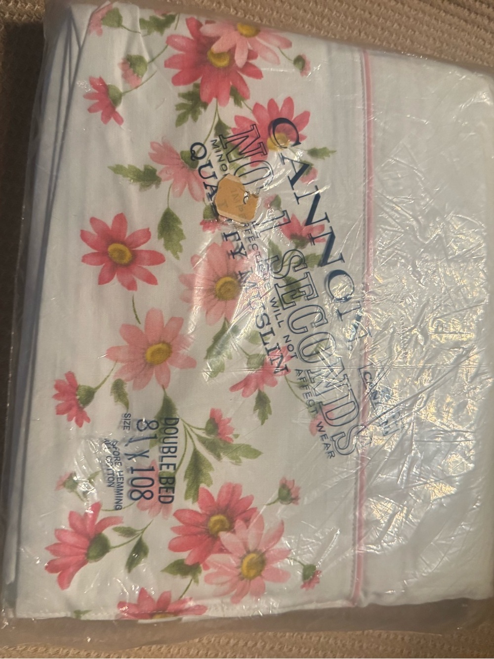 Vntg Cannon Pink Daisies Cotton Bedding Double bed sheet - White Background